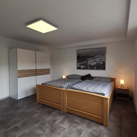 Moderne Wohnung Mit Terrasse Und Eigenem Zugang. Remscheid Buitenkant foto